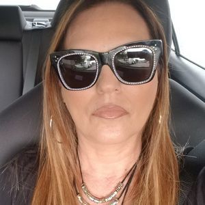 Meet your Posher, Orit